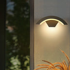 Bågformad utomhusvägglampa