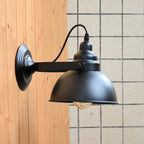 Vägglampa justerbar arm