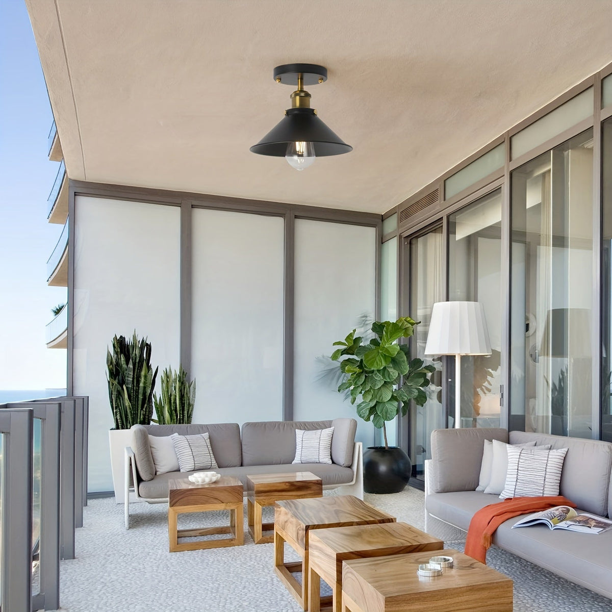 Plafond i svart metall