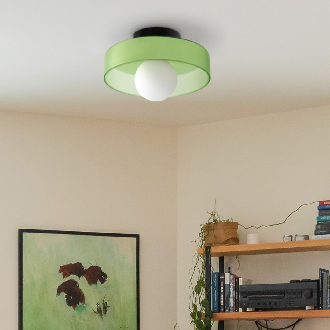 Plafond med rund glaskupa i färg