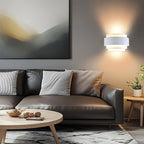 Vägglampa med ljus uppåt och nedåt
