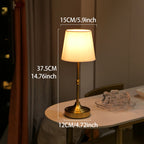 Sladdlös bordslampa med tygskärm