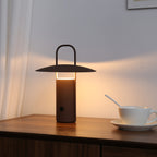 Sladdlös bordslampa i metall med touchkontroll