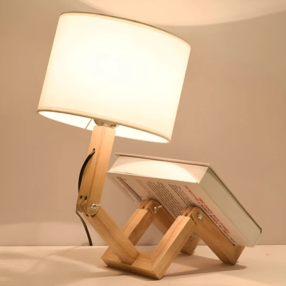 Bordslampa i trä med ställbara leder