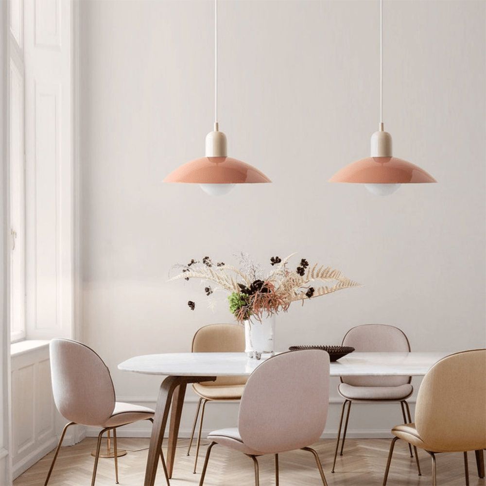 Taklampa i bauhausstil med kupa