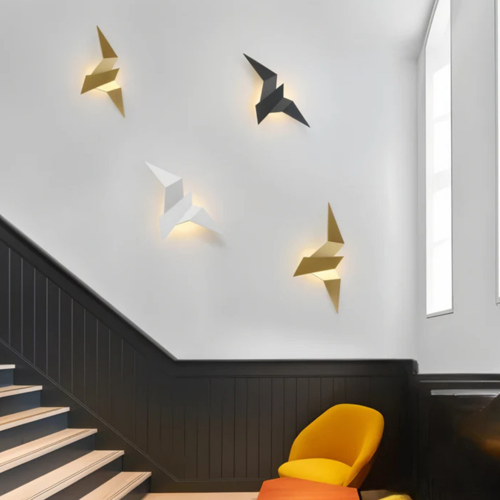 Vägglampa i origamiform