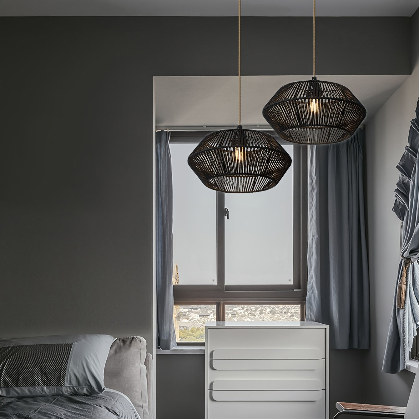 Lampskärm i flätat pappersrep
