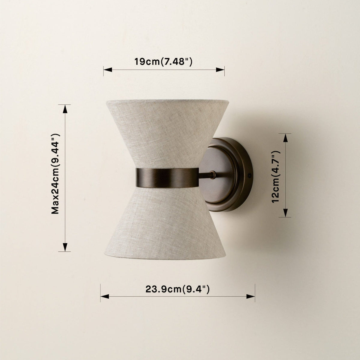 Vägglampa med linneskärm och bronsram