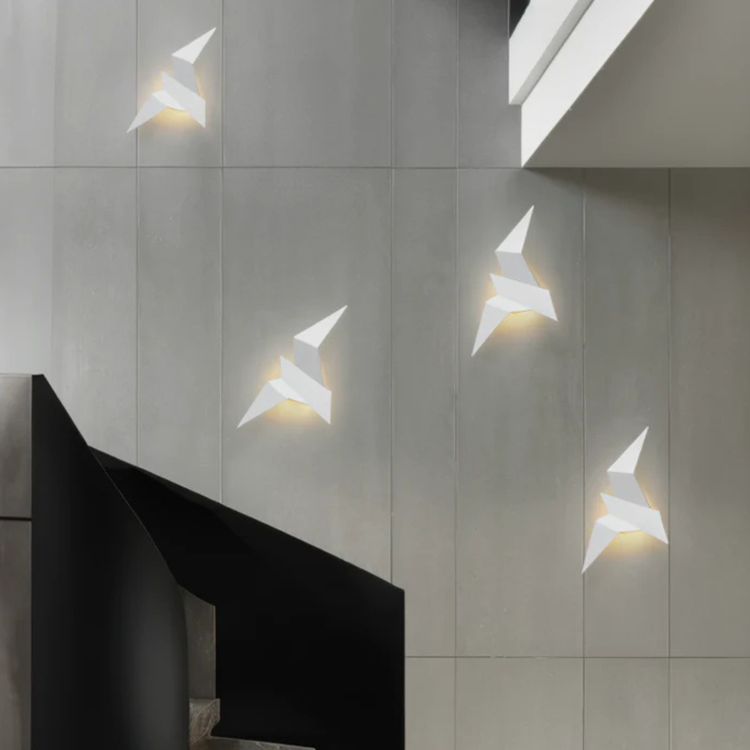 Vägglampa i origamiform