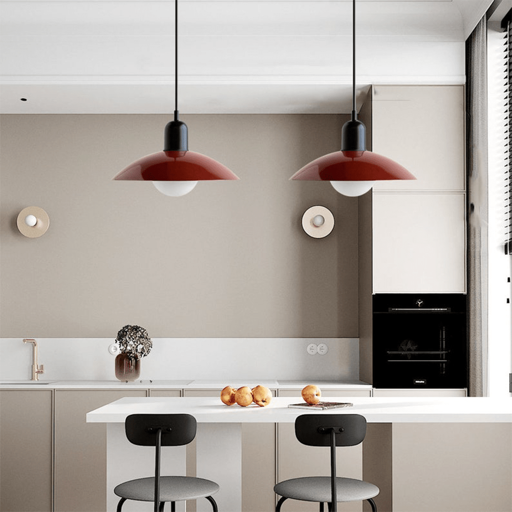 Taklampa i bauhausstil med kupa