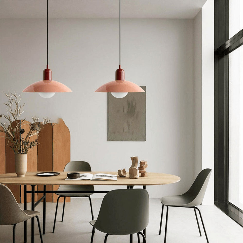 Taklampa i bauhausstil med kupa