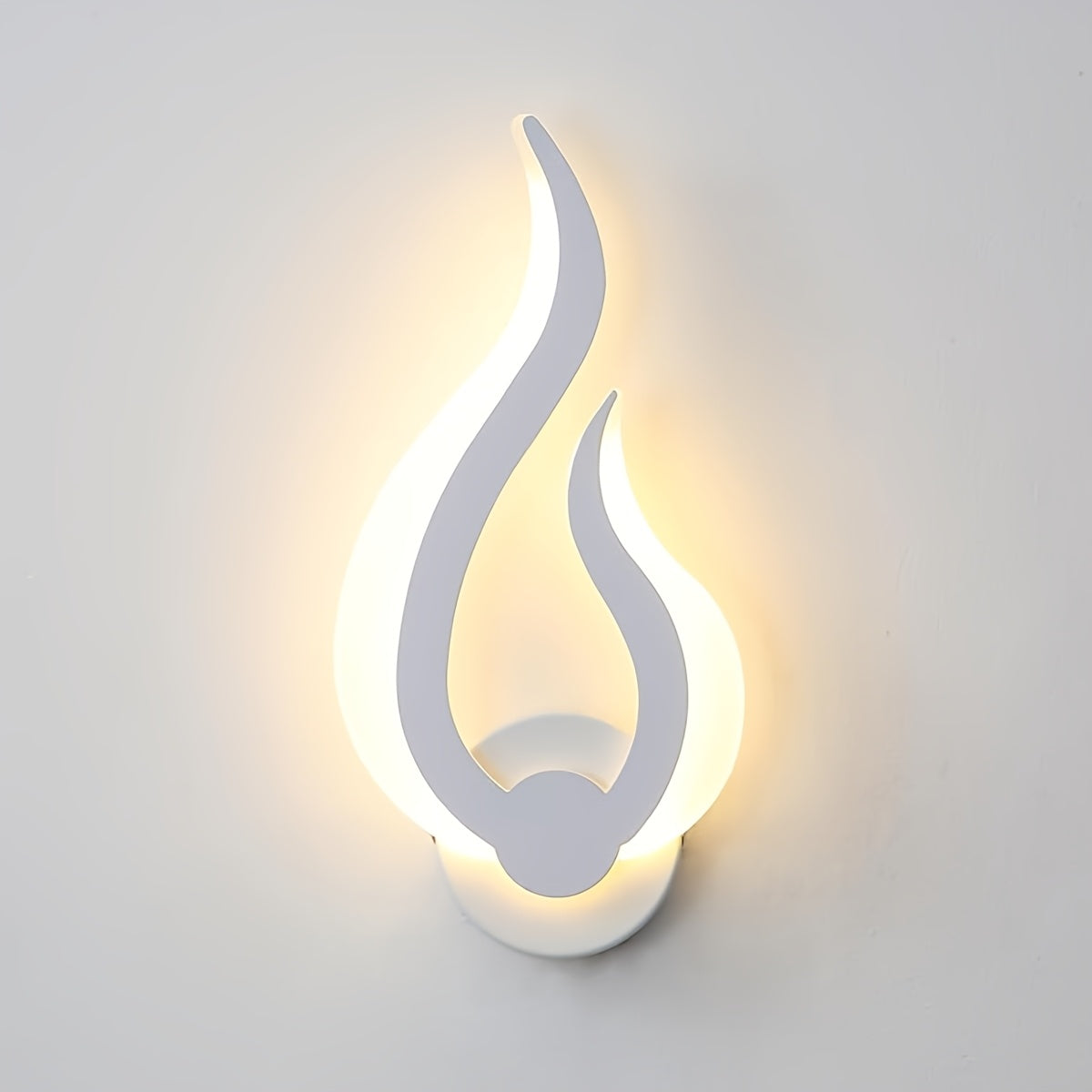 Vägglampa flamform