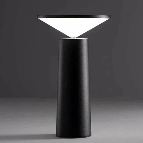 Bordslampa i konform | Dimbar lampa med vinklad skärm