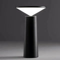 Bordslampa i konform | Dimbar lampa med vinklad skärm