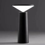 Bordslampa i konform | Dimbar lampa med vinklad skärm