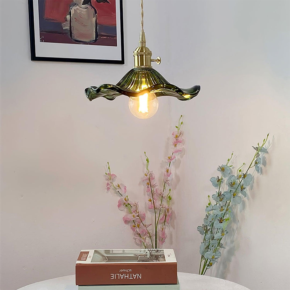 Pendellampa med glasblomma