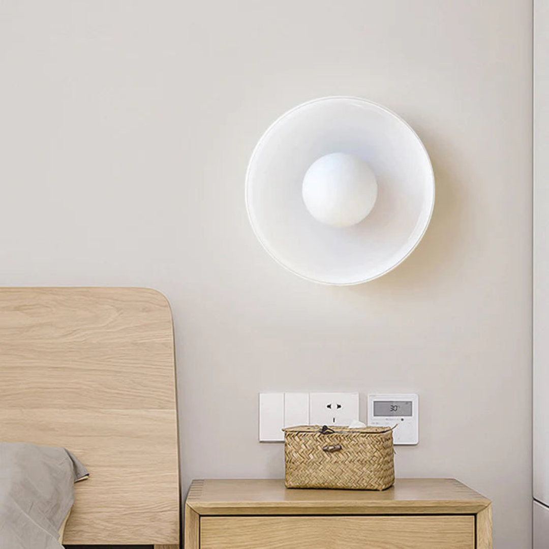Plafond med rund glaskupa i färg