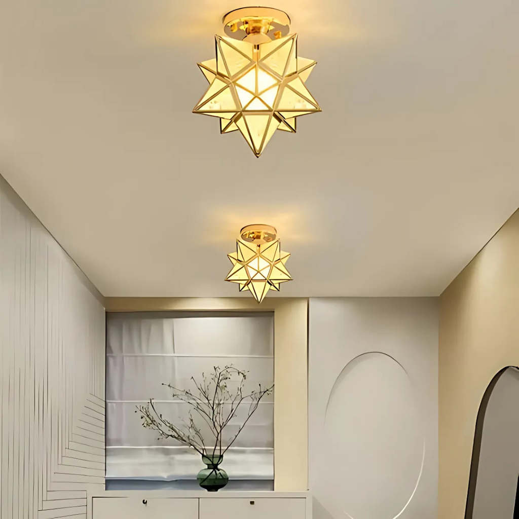 Plafond i geometrisk stjärnform
