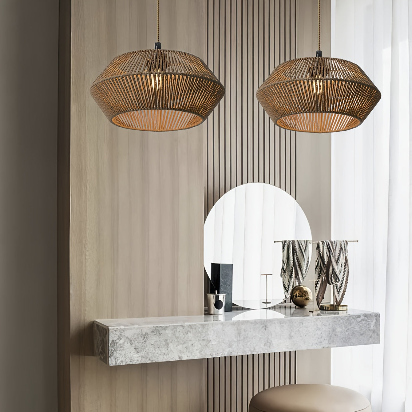 Lampskärm i flätat pappersrep