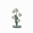 Bordslampa med blomformade skärmar
