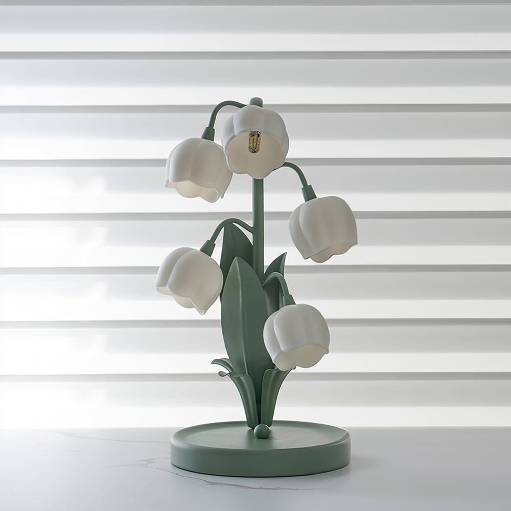 Bordslampa med blomformade skärmar