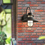 Utomhusvägglampa med galler i industristil