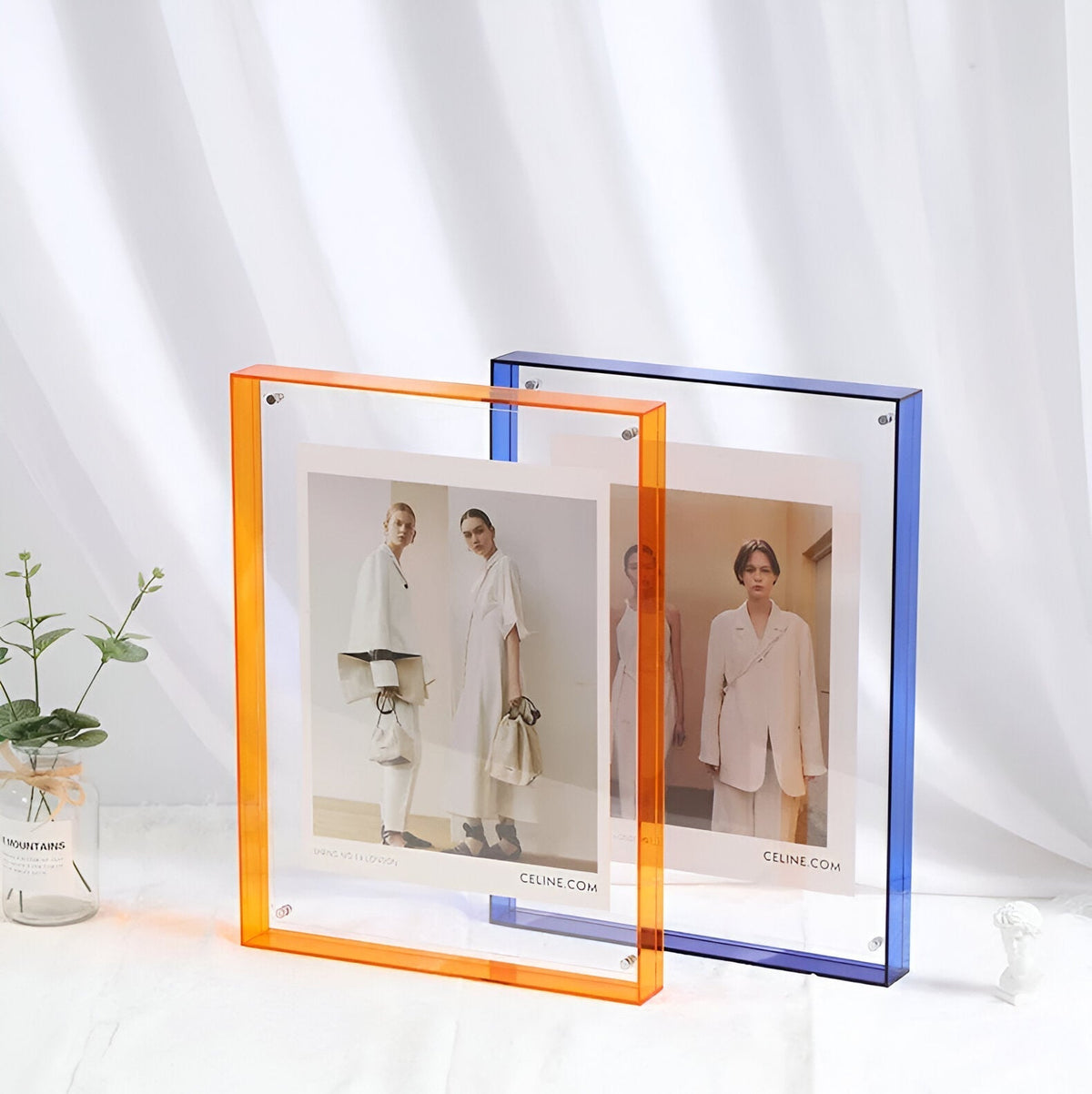 Fotoram i genomskinlig akryl