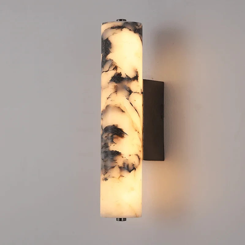 Vägglampa i marmor