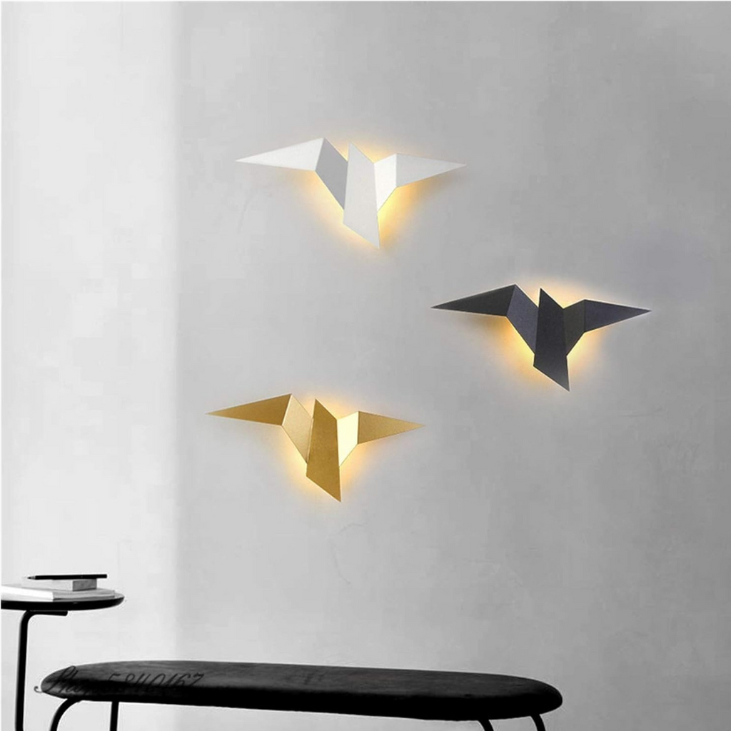 Vägglampa i origamiform
