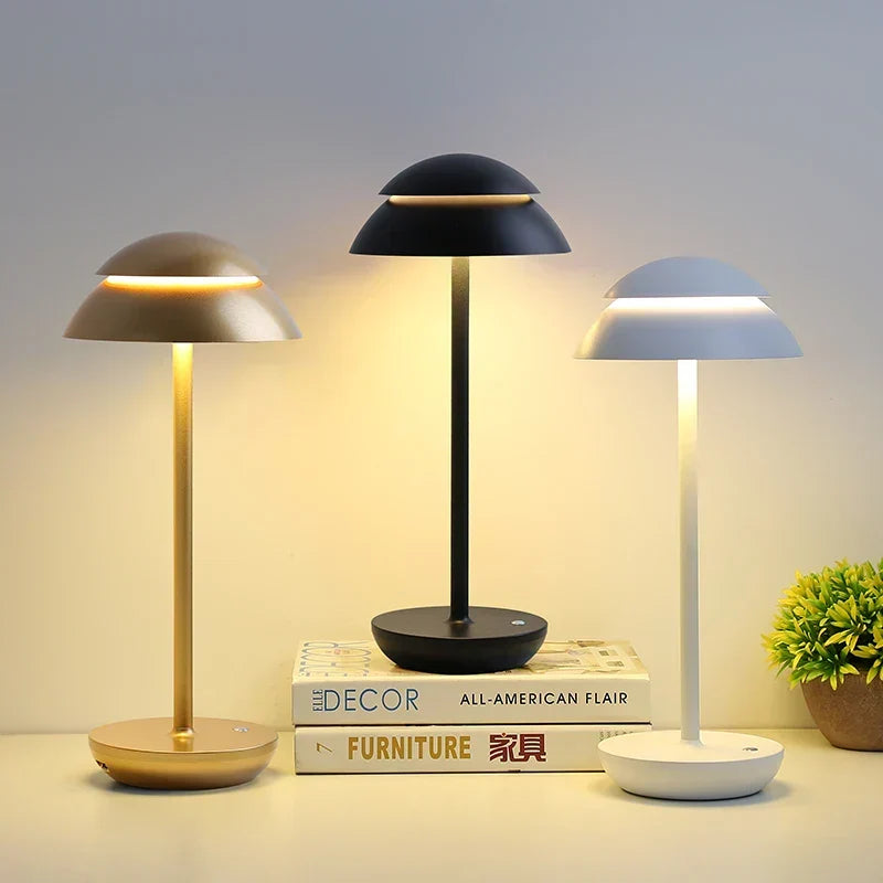 Uppladdningsbar bordslampa med kupolskärm