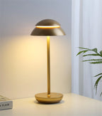 Uppladdningsbar bordslampa med kupolskärm