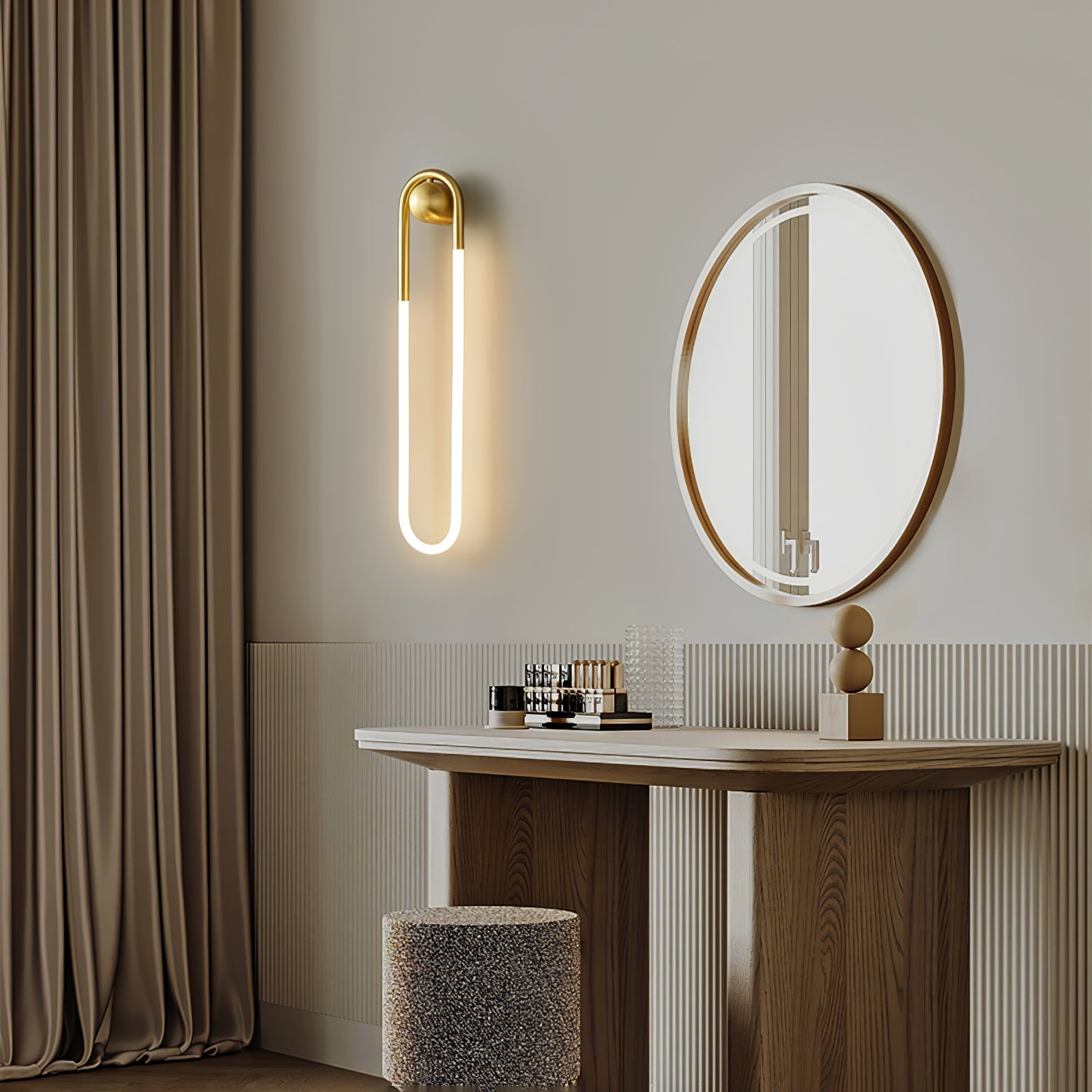 Vägglampa i loopform med LED