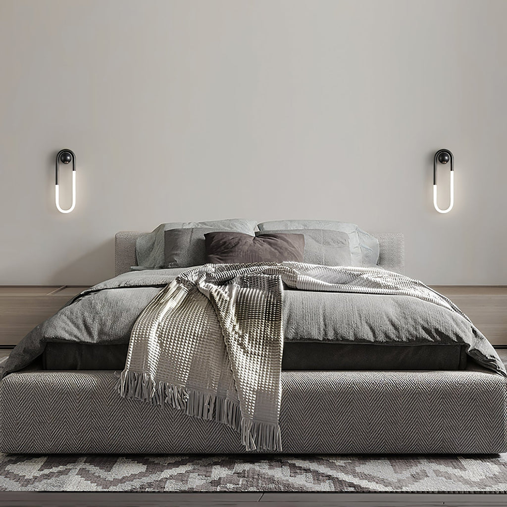 Vägglampa i loopform med LED
