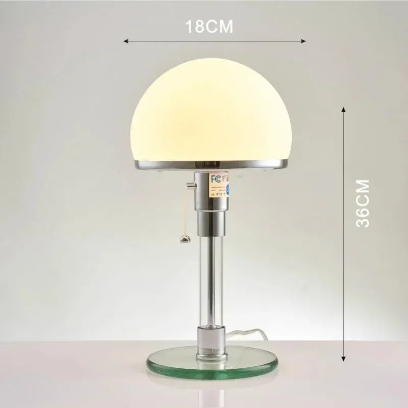 Bordslampa med frostad glaskupol