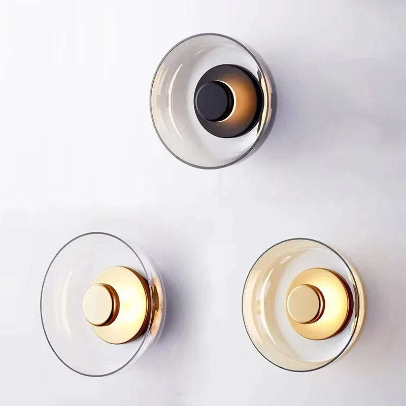 Rund vägglampa i glas