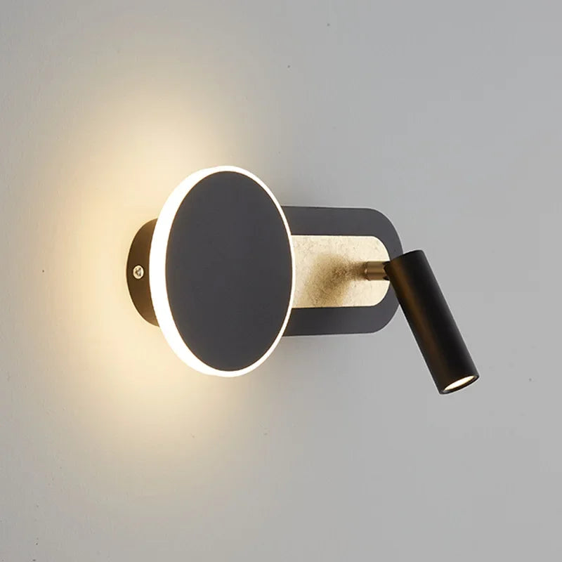 Vägglampa med ringljus och spotlight