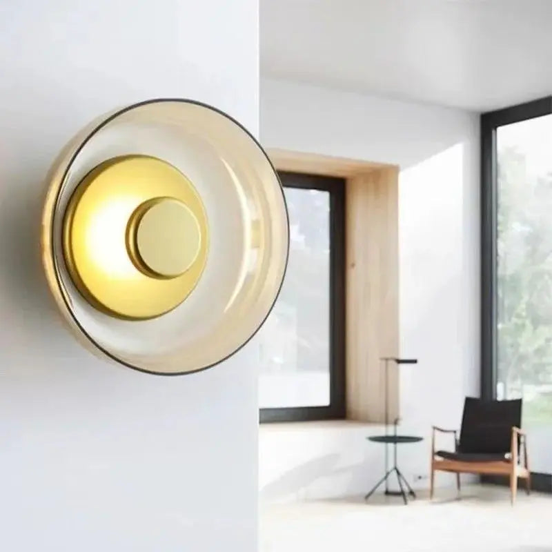 Rund vägglampa i glas