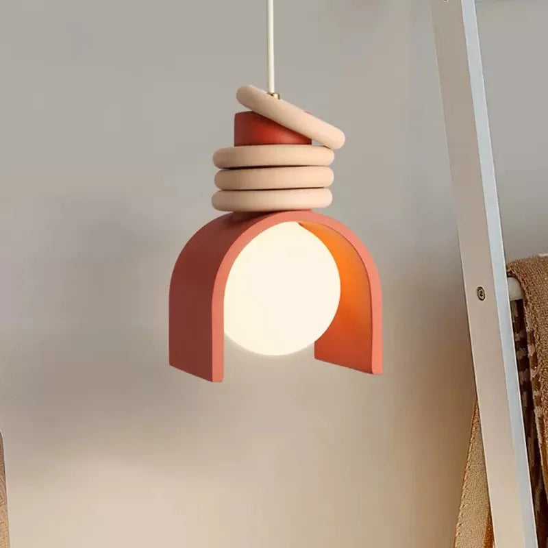 Taklampa i formgjuten resin