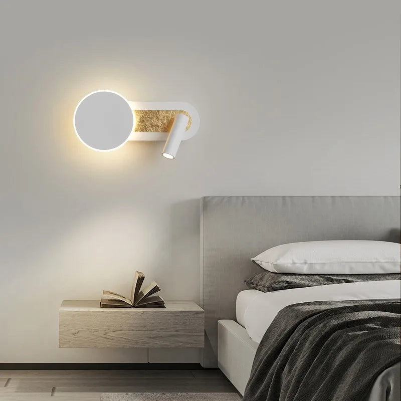 Vägglampa med ringljus och spotlight