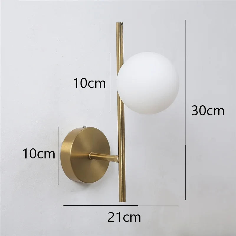 Vägglampa med runda glaskupor