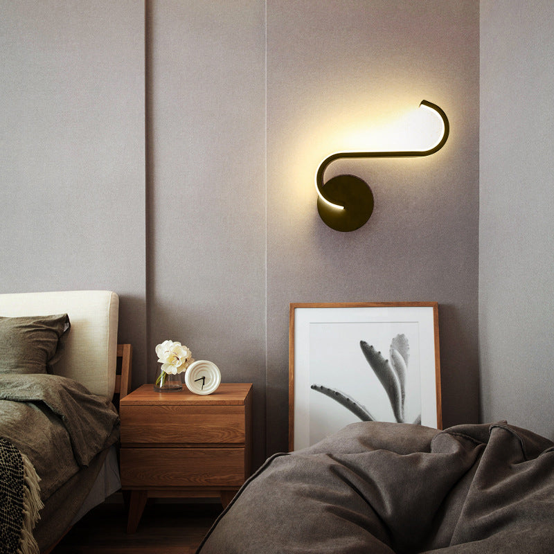 Bågformad vägglampa med LED