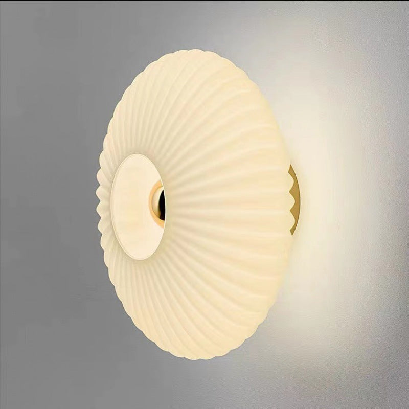 Vägglampa med räfflad glasskiva
