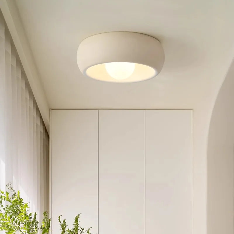 Rund plafond i matt vit finish