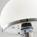 Bordslampa med frostad glaskupol