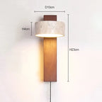 Vägglampa i trä och travertin med snörströmbrytare