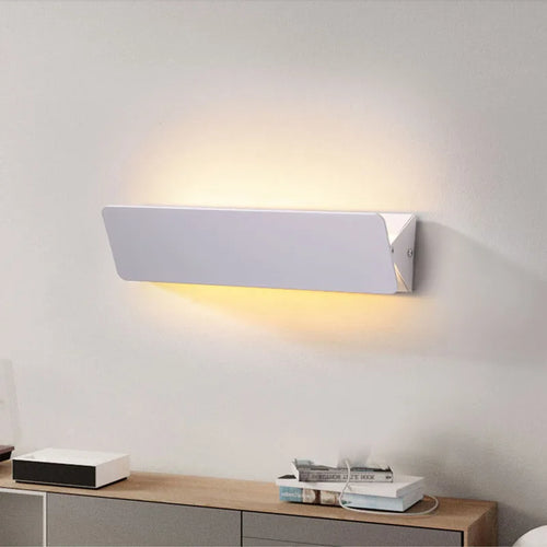 Vägglampa i aluminium, avlång