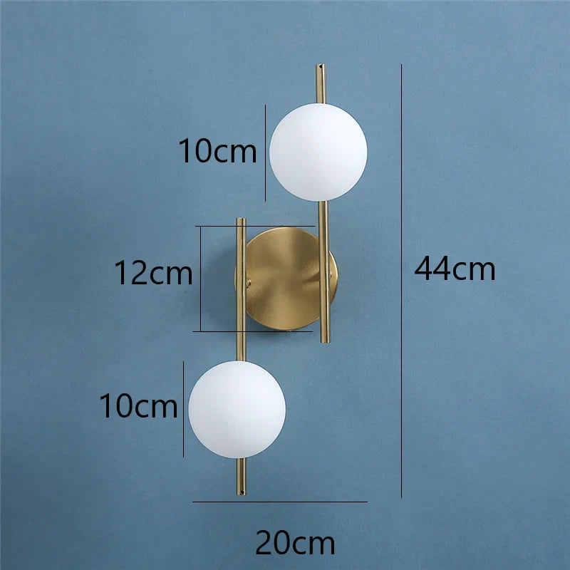 Vägglampa med runda glaskupor