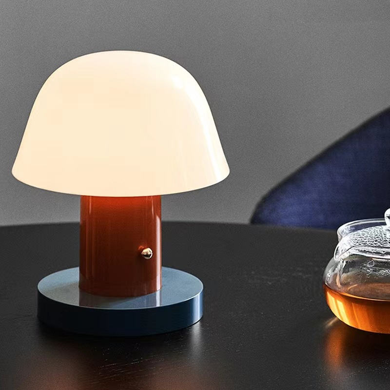 Bordslampa svampform