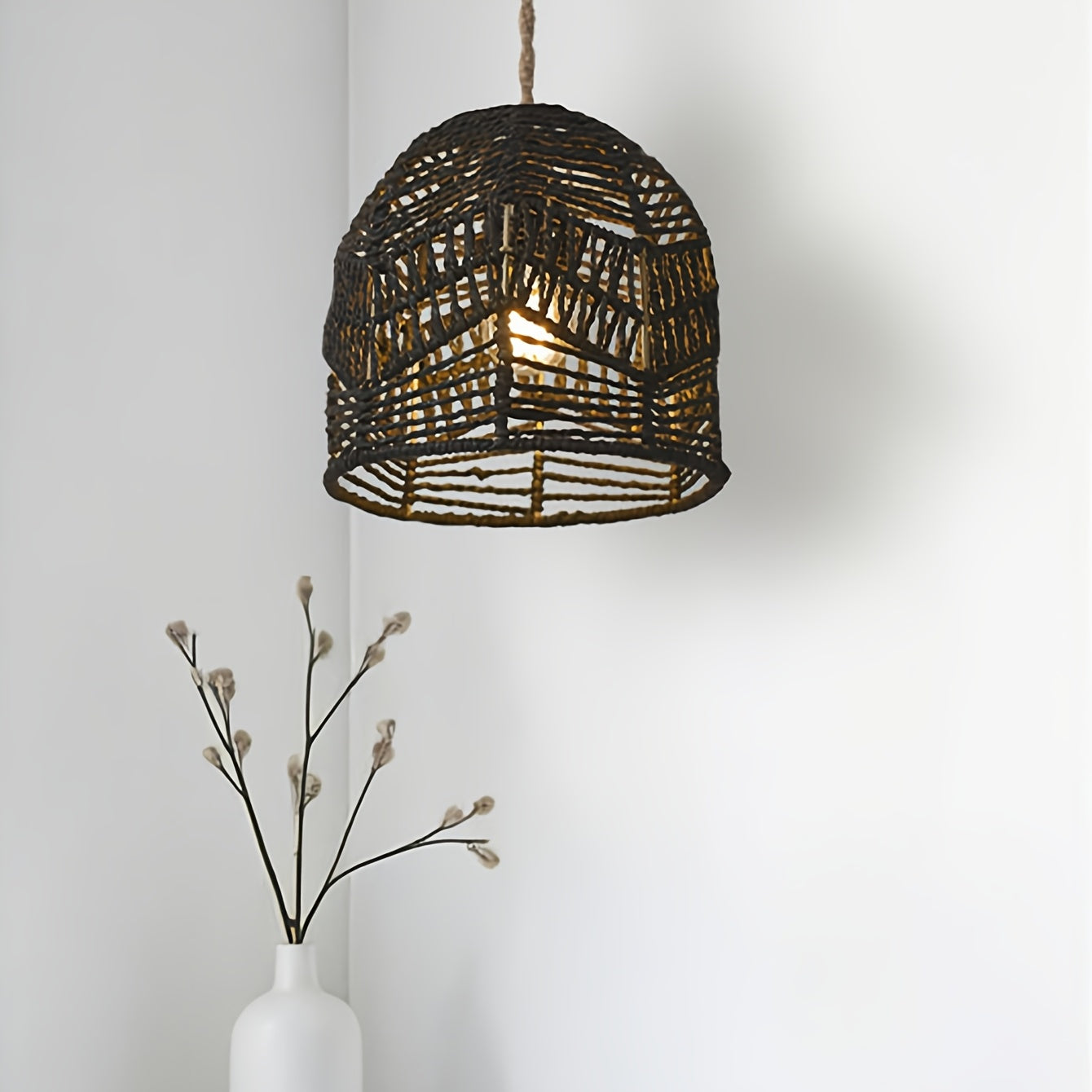 Lampskärm i papperssnöre