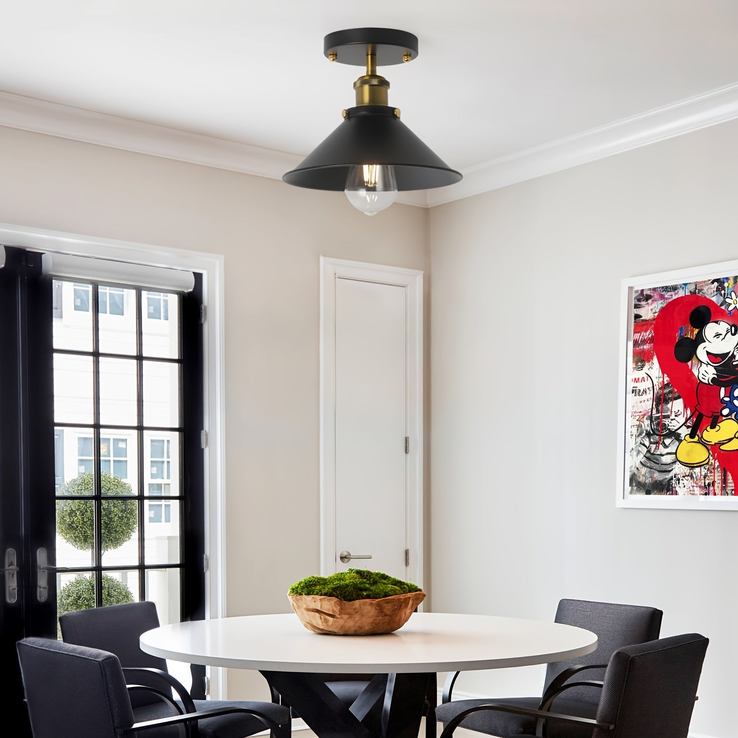 Plafond i svart metall